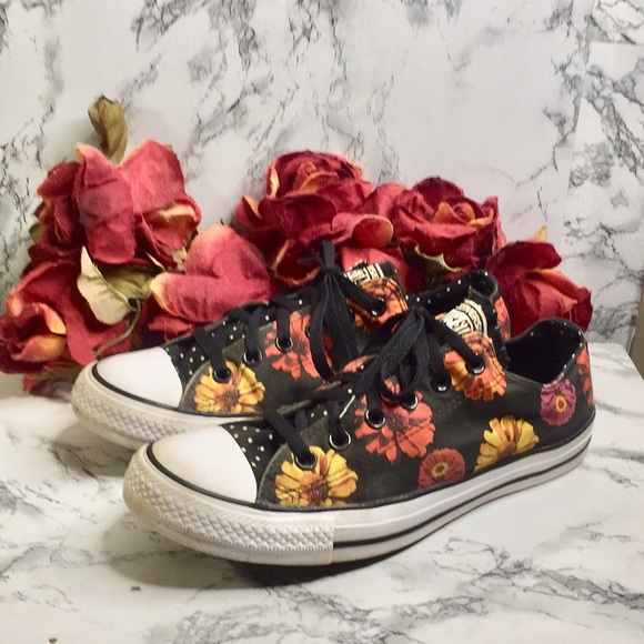 Converse All Star Floral Daisy Low Top Sneakers